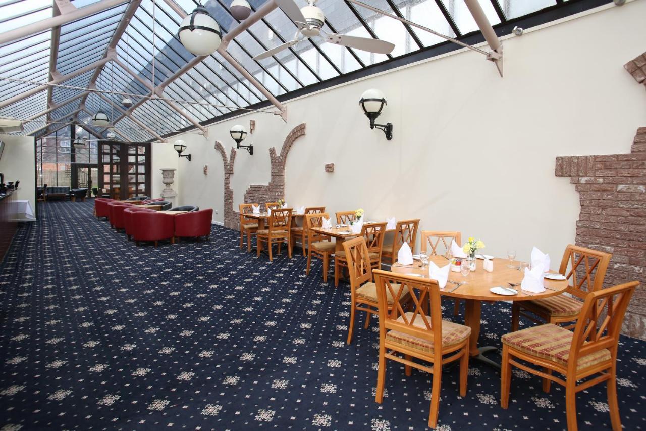 Hermitage Park Hotel Coalville Exteriör bild